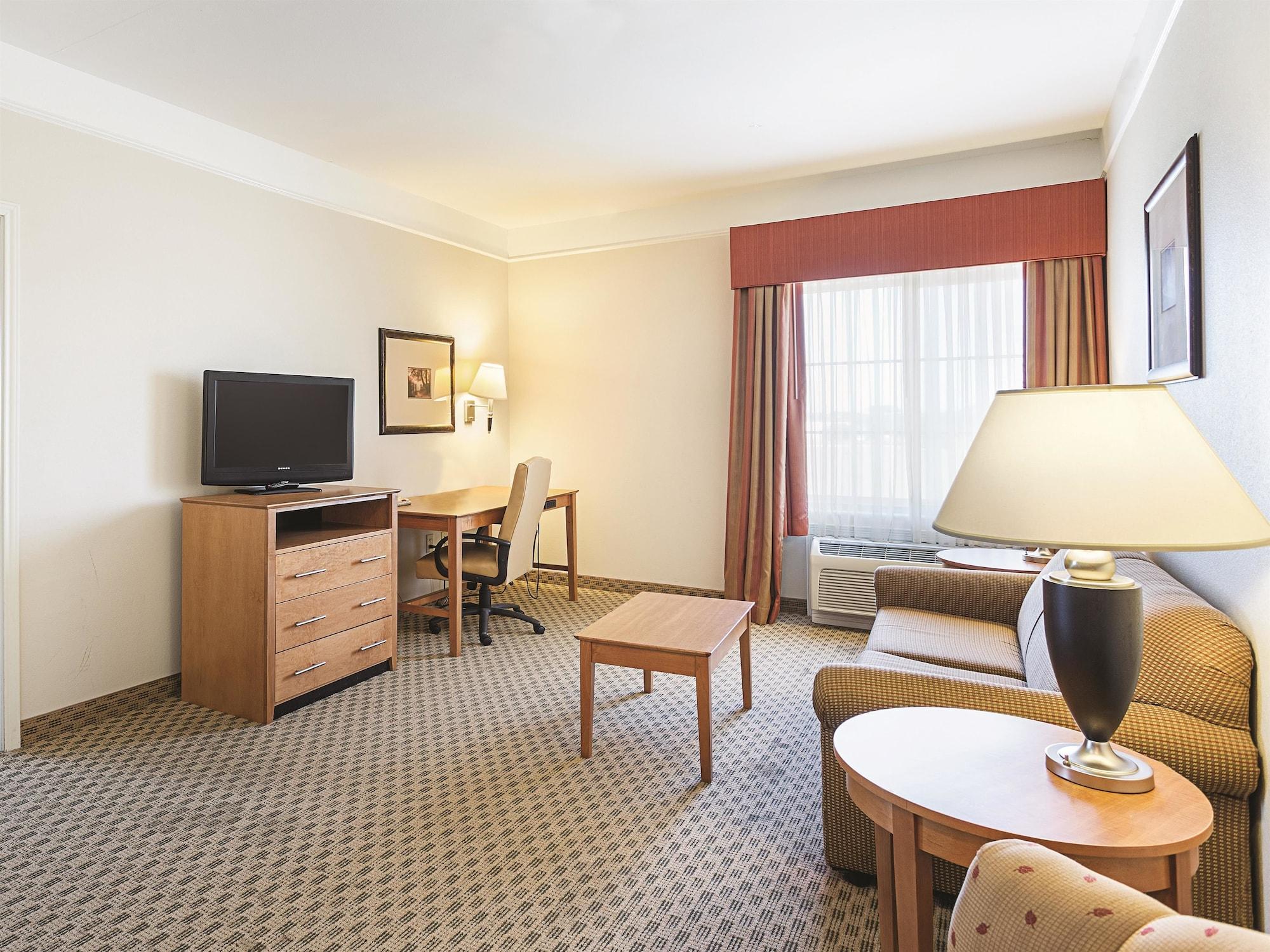 Baymont Inn & Suites Brenham Extérieur photo