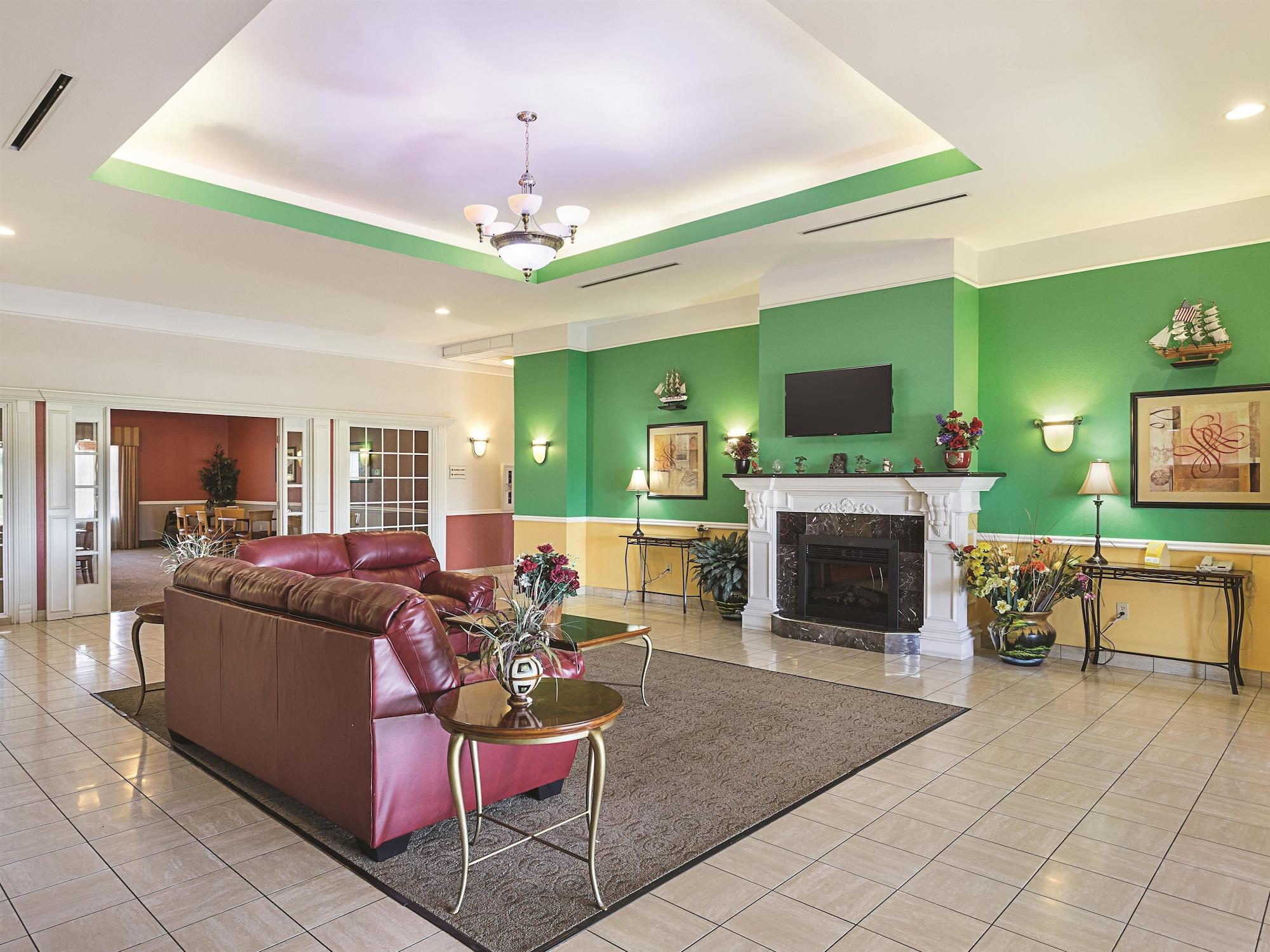 Baymont Inn & Suites Brenham Extérieur photo