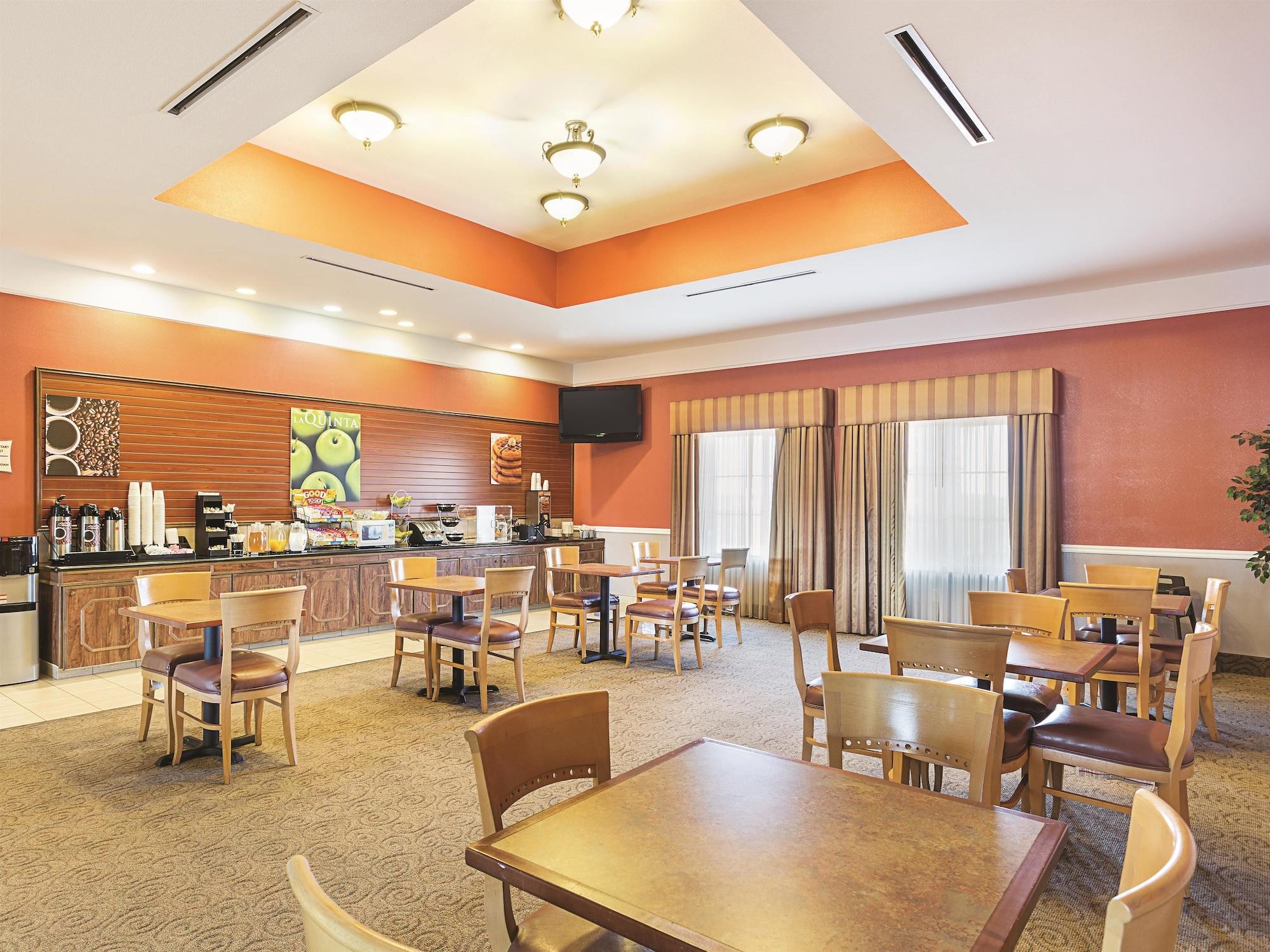 Baymont Inn & Suites Brenham Extérieur photo