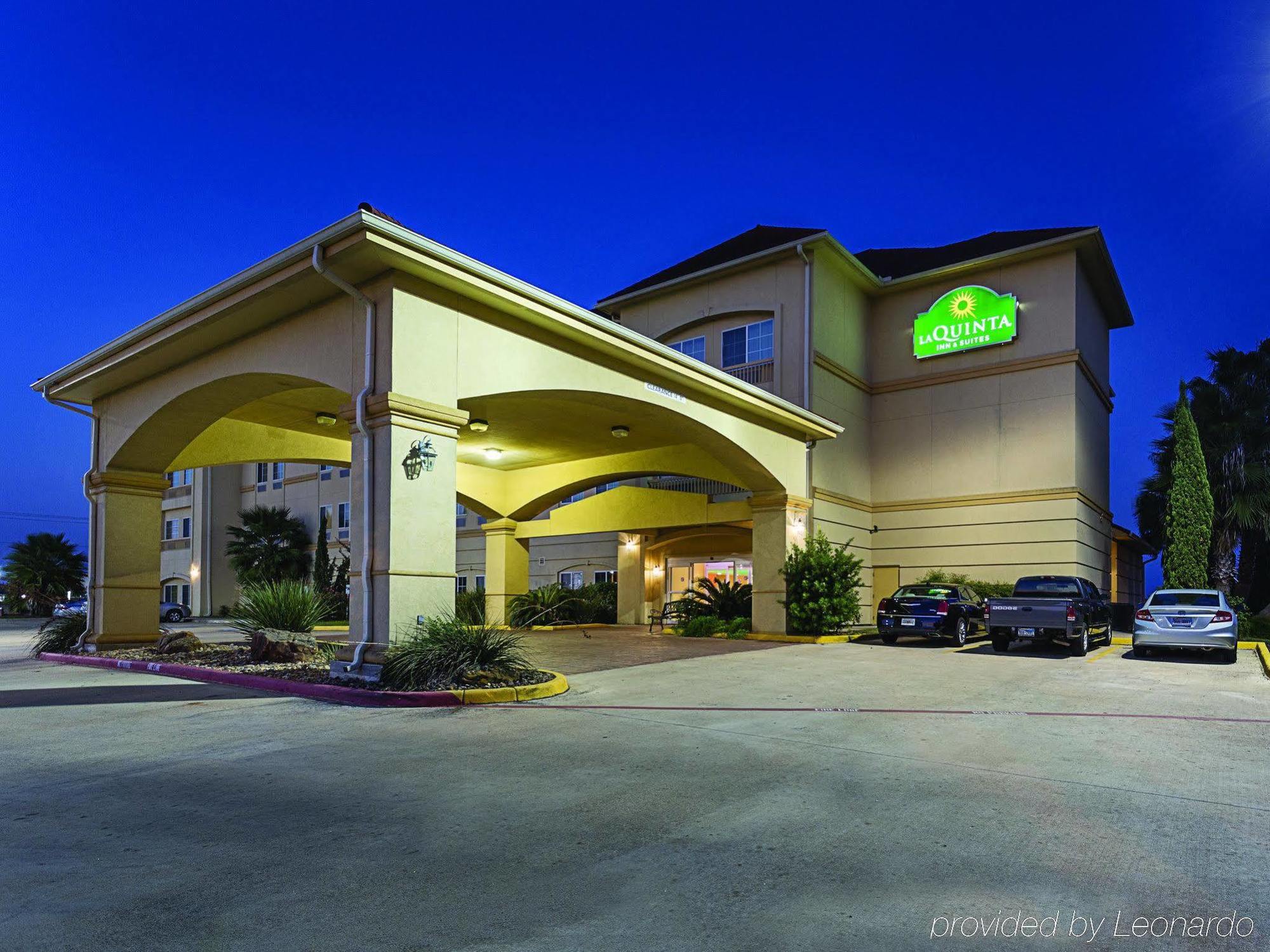Baymont Inn & Suites Brenham Extérieur photo