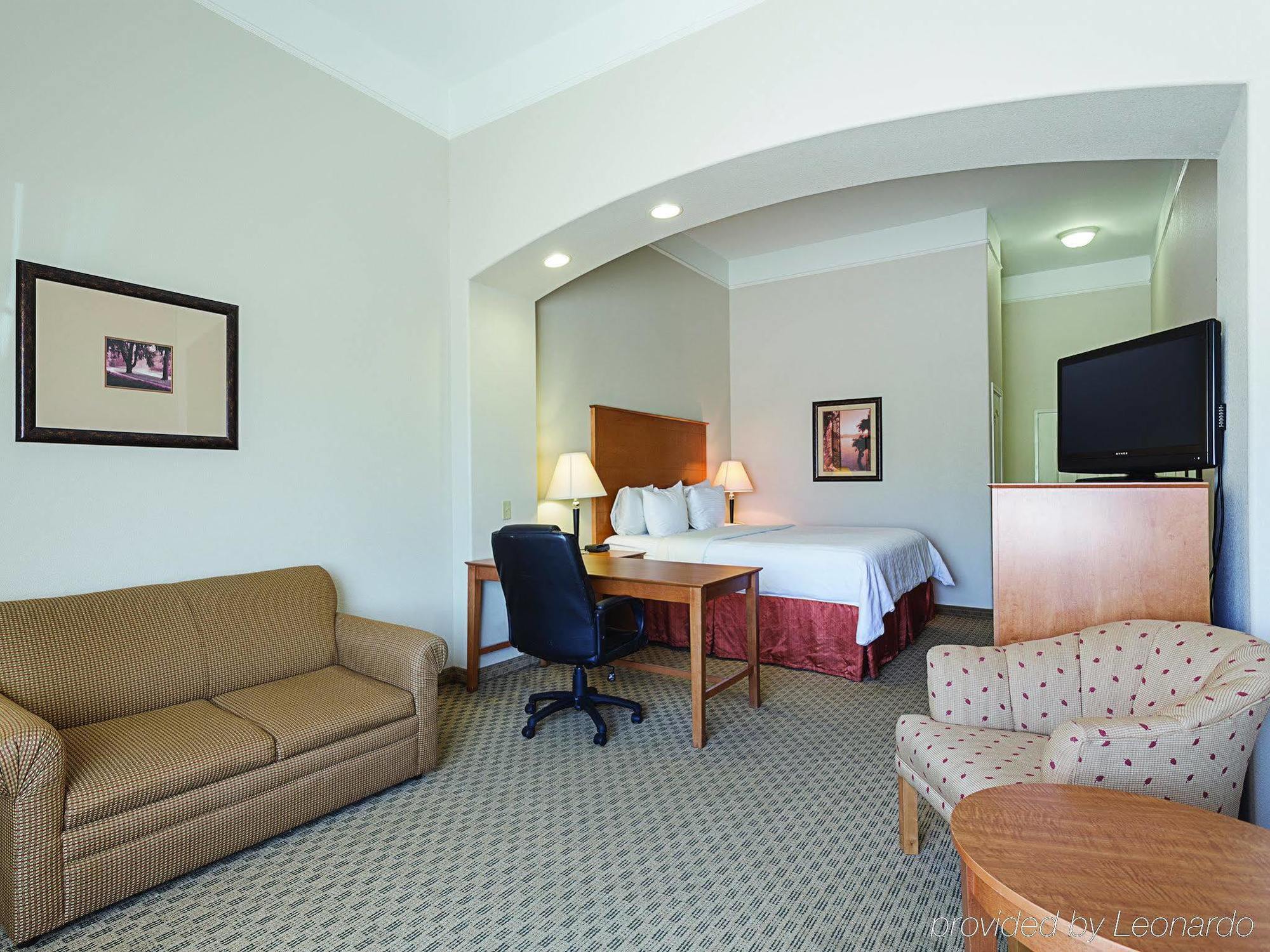 Baymont Inn & Suites Brenham Extérieur photo