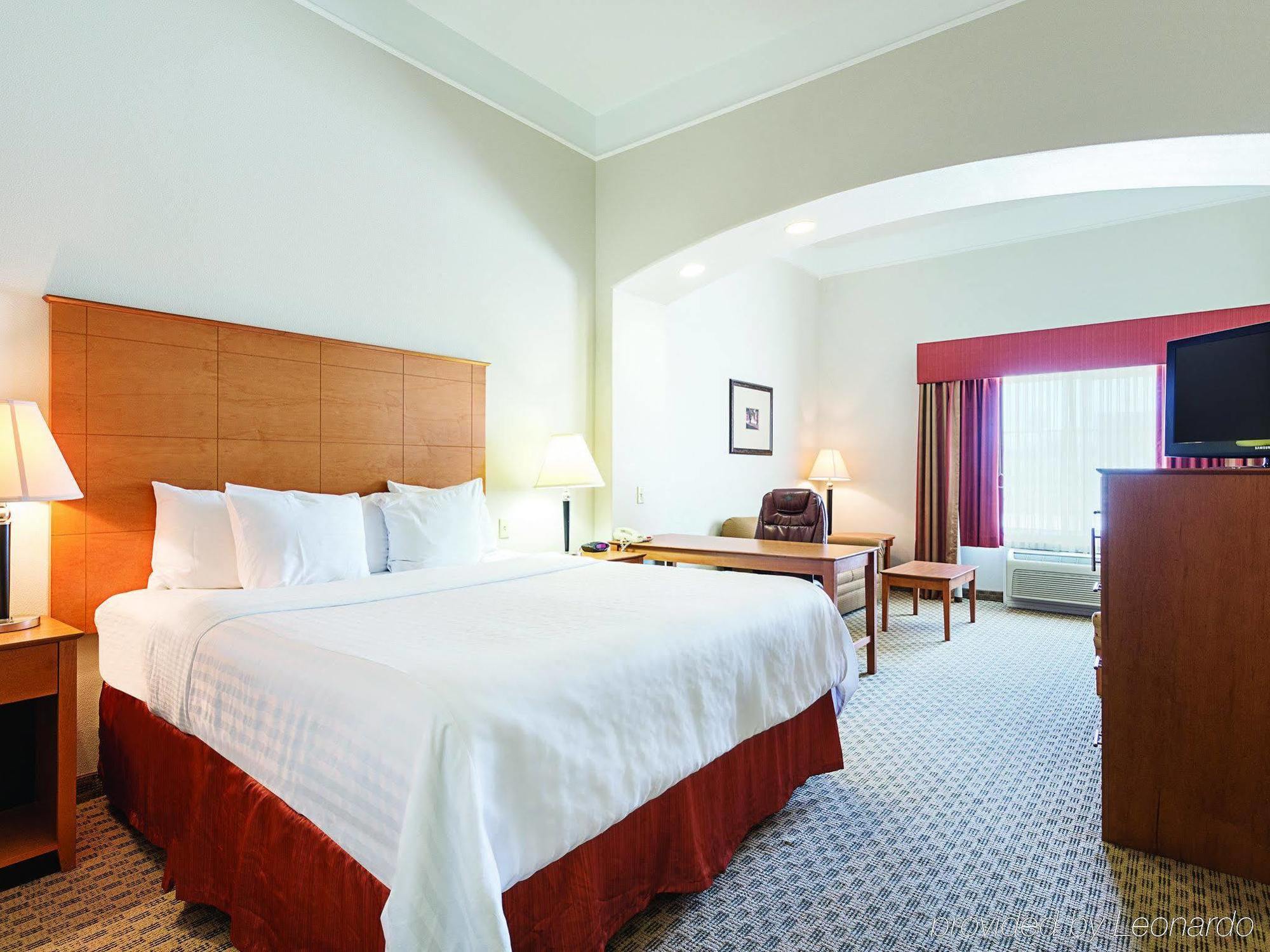 Baymont Inn & Suites Brenham Extérieur photo