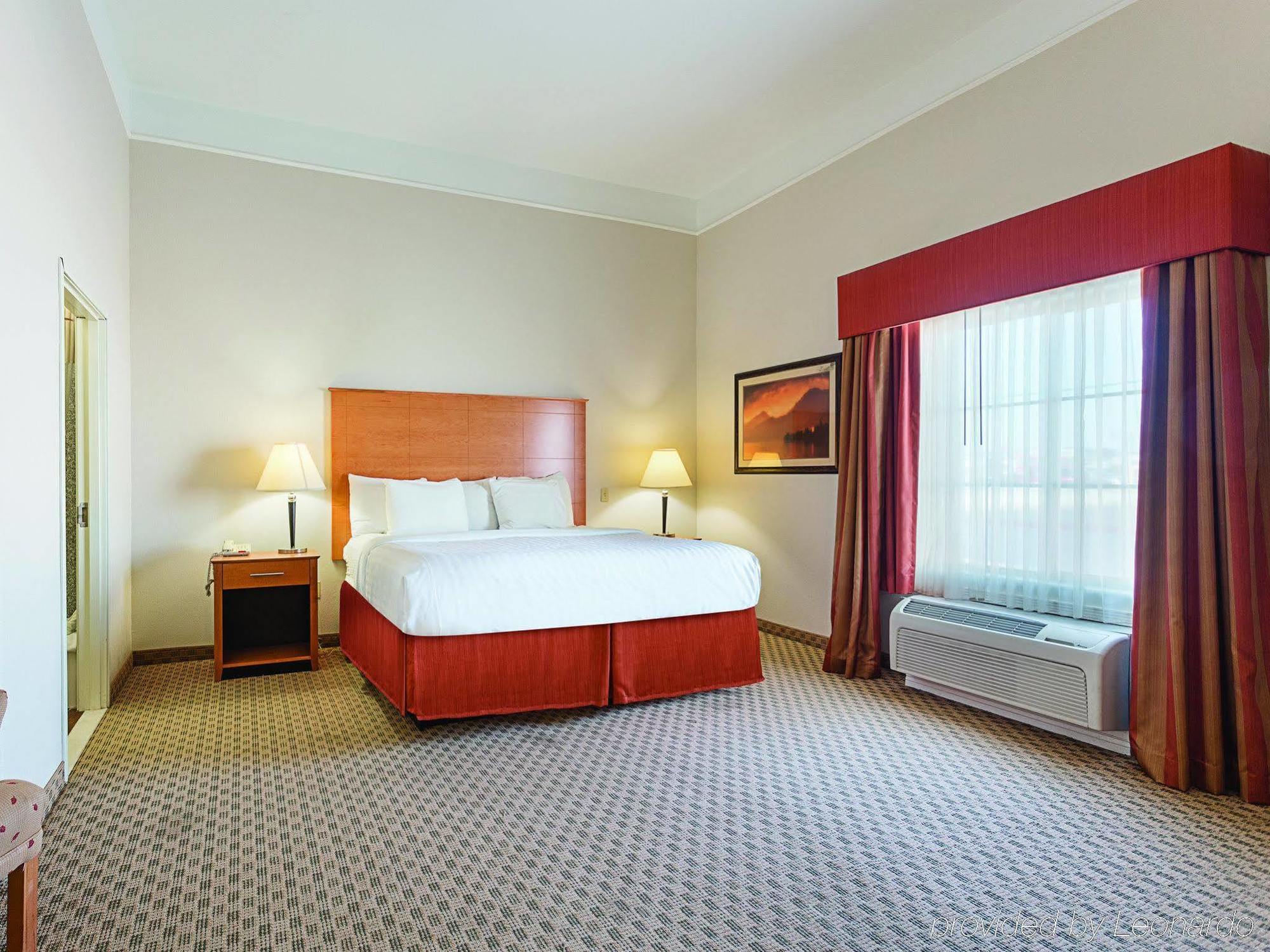 Baymont Inn & Suites Brenham Extérieur photo