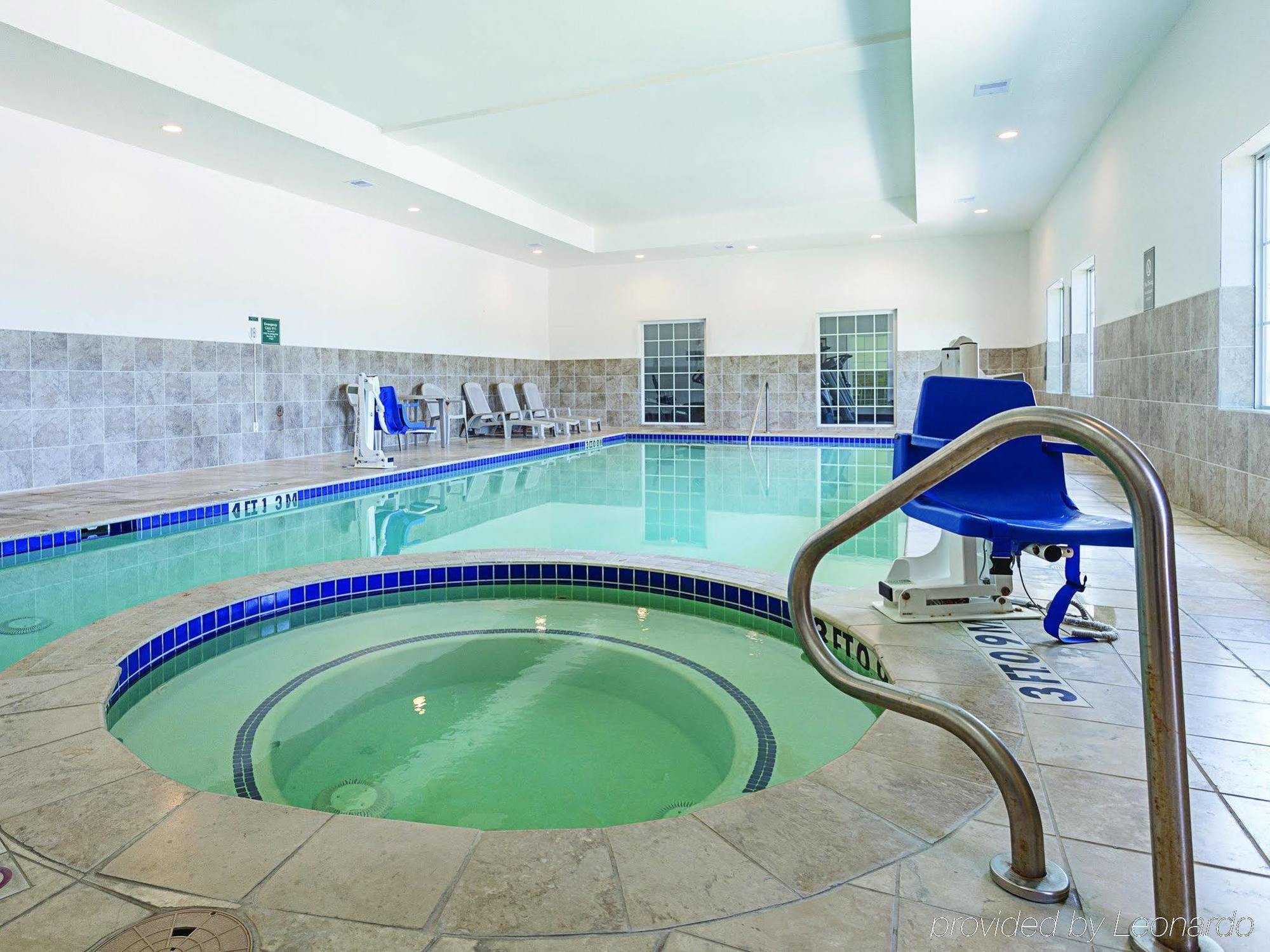 Baymont Inn & Suites Brenham Extérieur photo