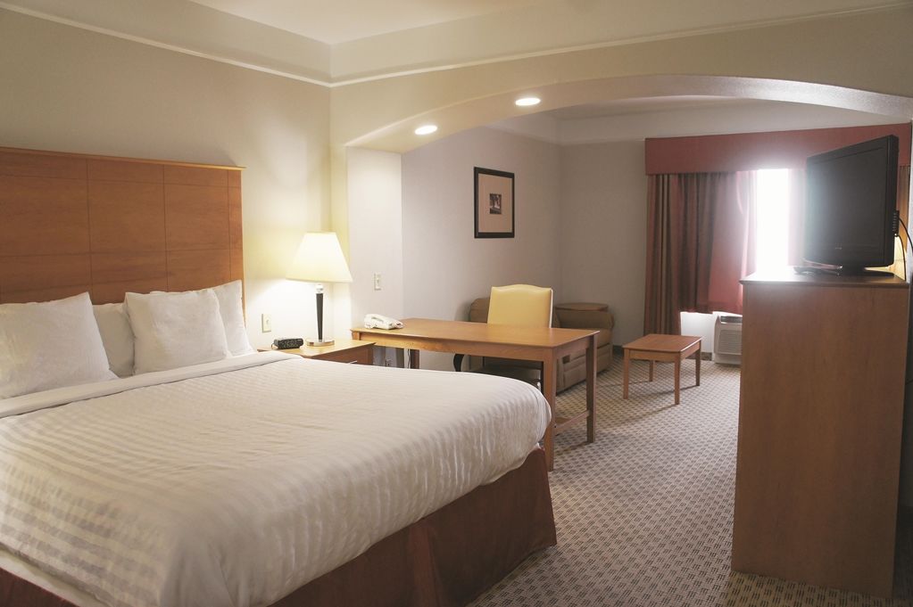 Baymont Inn & Suites Brenham Chambre photo