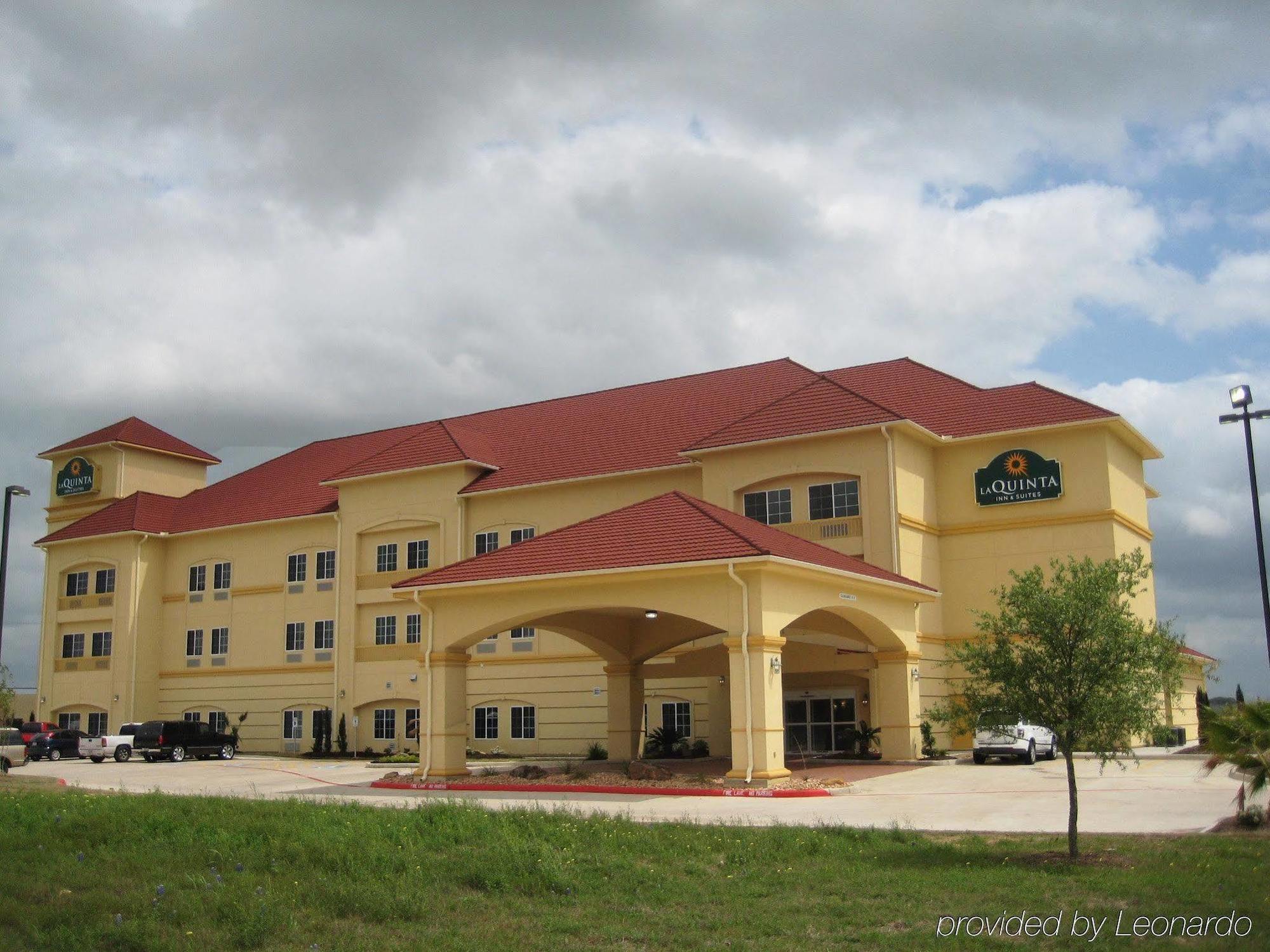 Baymont Inn & Suites Brenham Extérieur photo