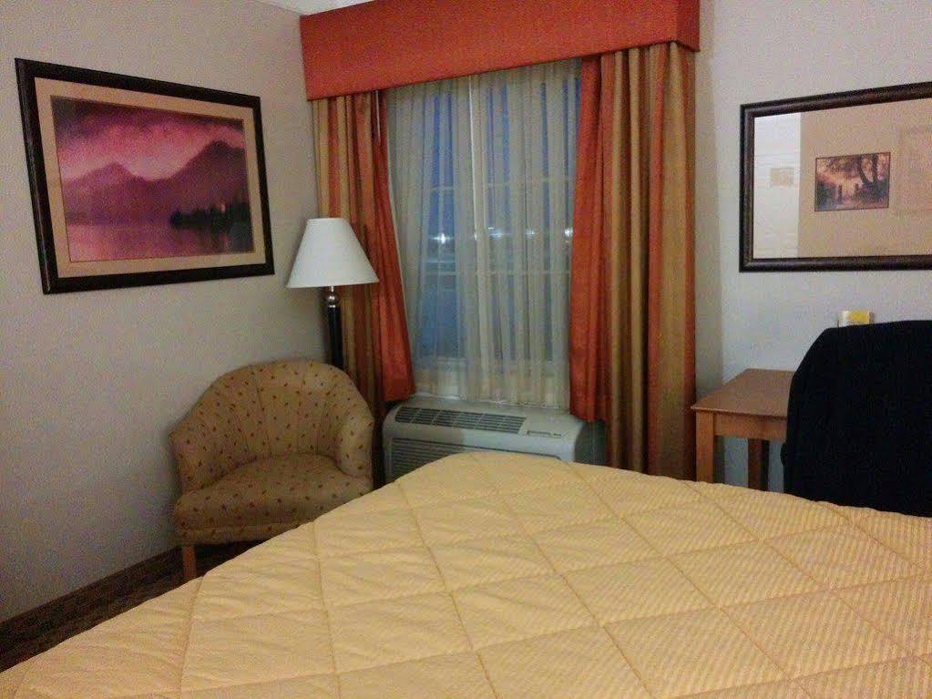 Baymont Inn & Suites Brenham Extérieur photo