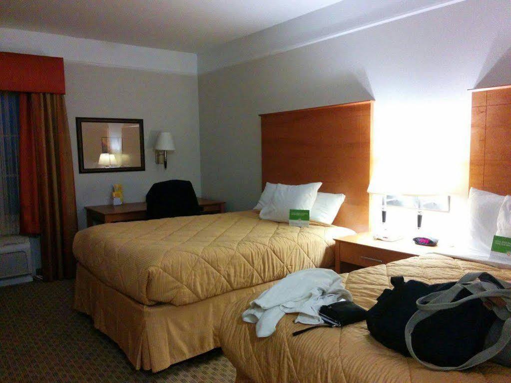 Baymont Inn & Suites Brenham Extérieur photo
